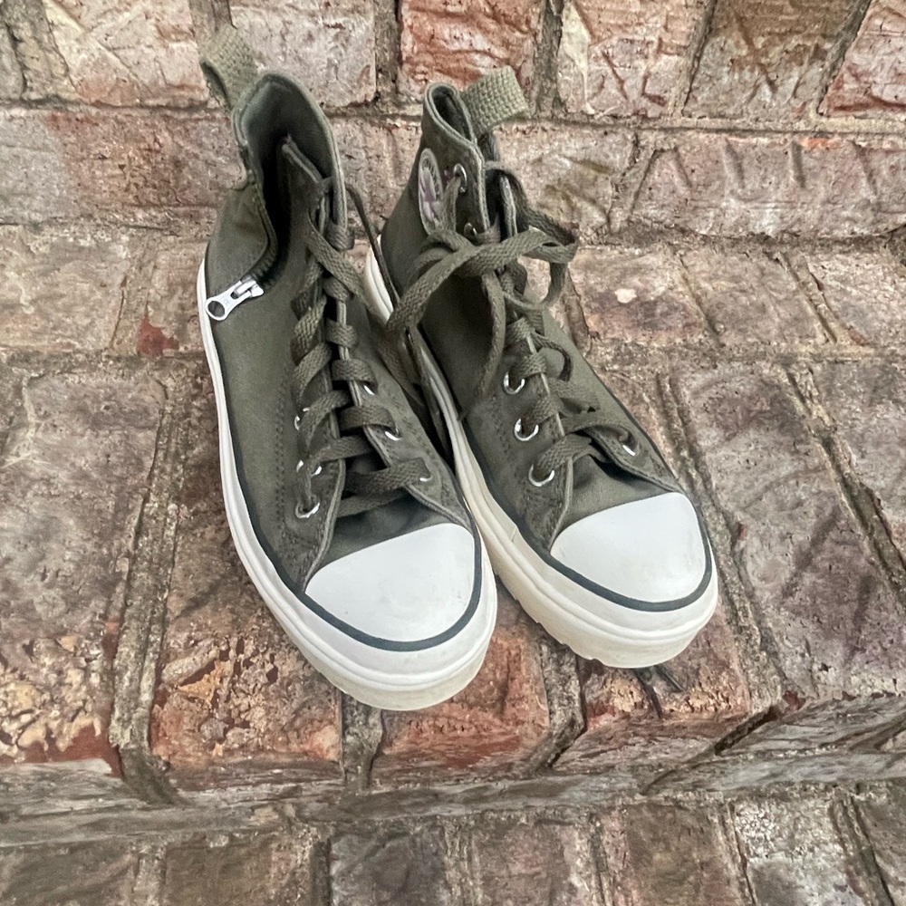 Converse Olive Green High-Top Sneakers kids size 4- Platform